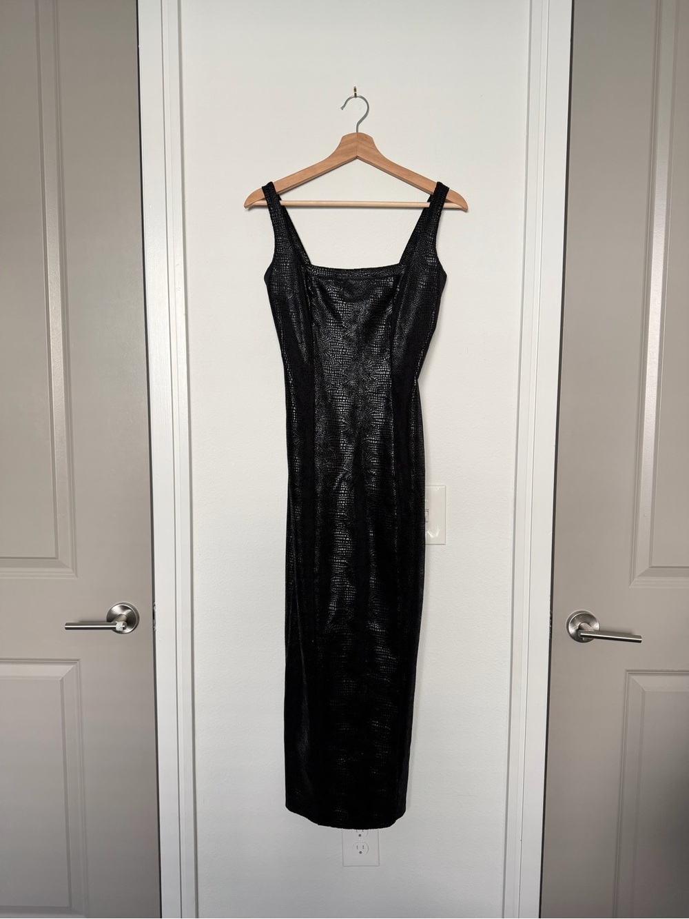 VINTAGE • BETSEY JOHNSON • 90’s / 2000’s snake velvet print dress